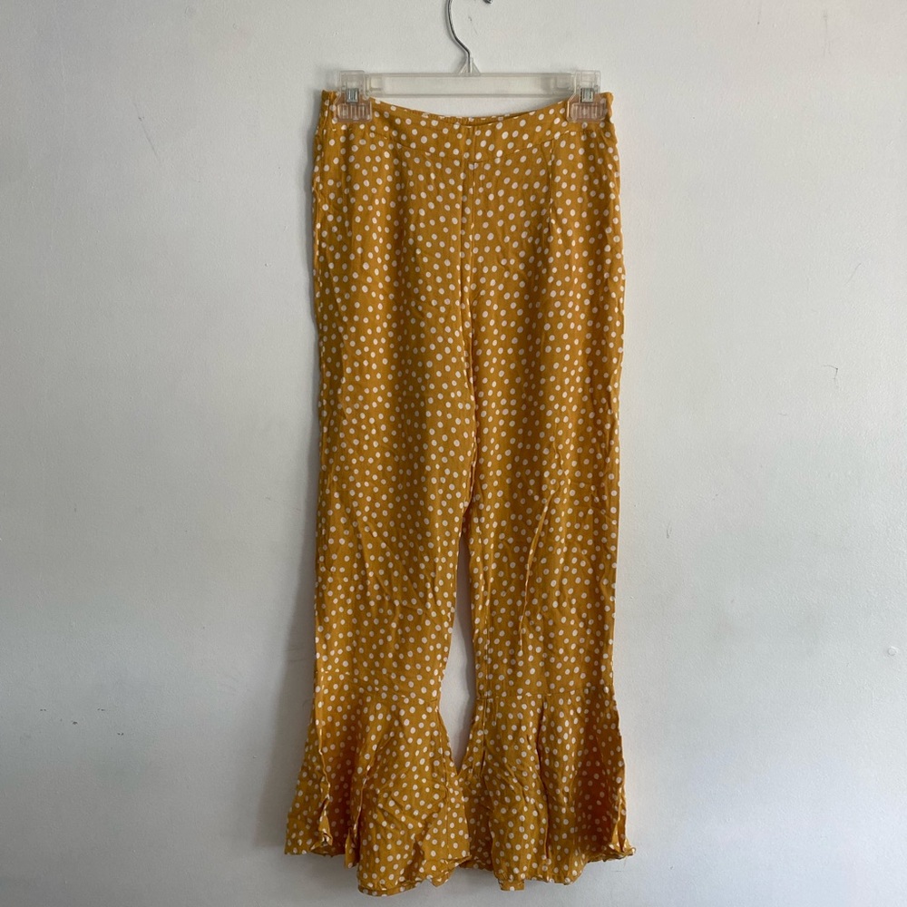 Charlotte Russe loose capri pant, size small, poka dot pattern